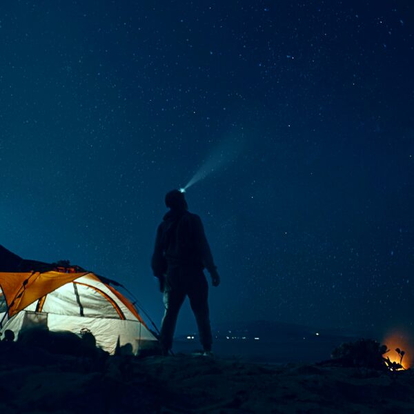 Camping at uluru, aryes rock